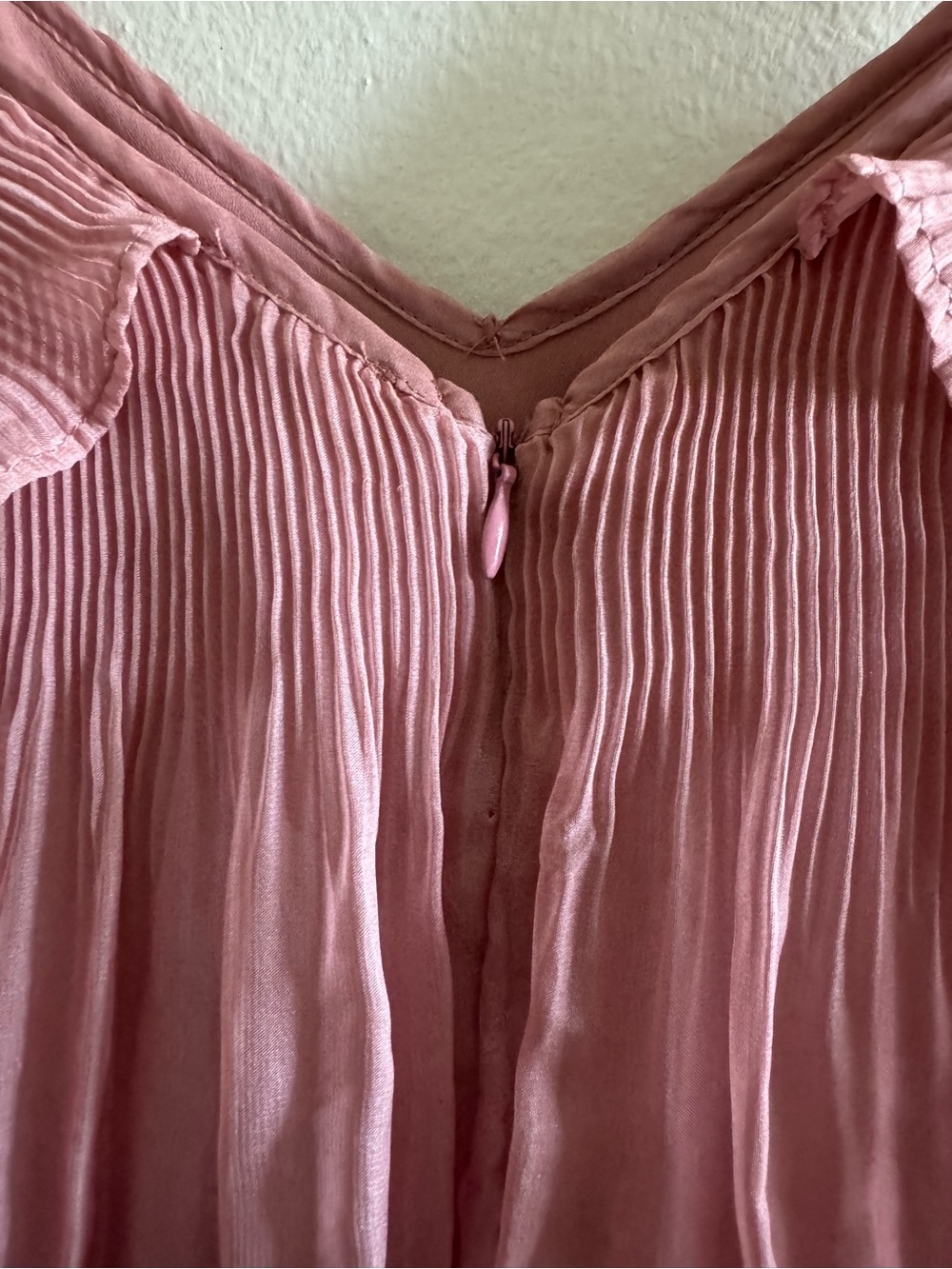 True Decadence Pleated Tiered Cold-Shoulder Maxi Dress in Blush Pink size Medium - Picture 8 of 11